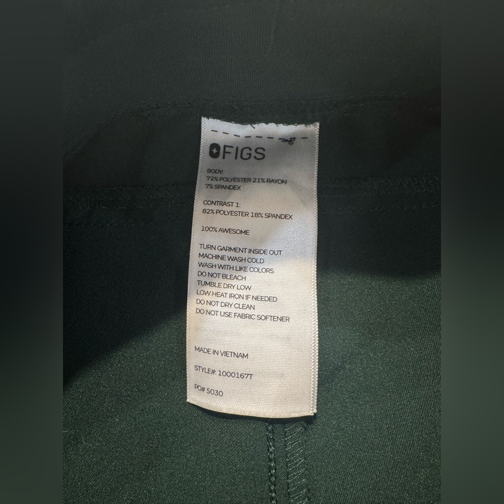 Figs Women’s Technical Collection - British Racing Green Scrub Set - XS/T & XXS - Picture 6 of 13